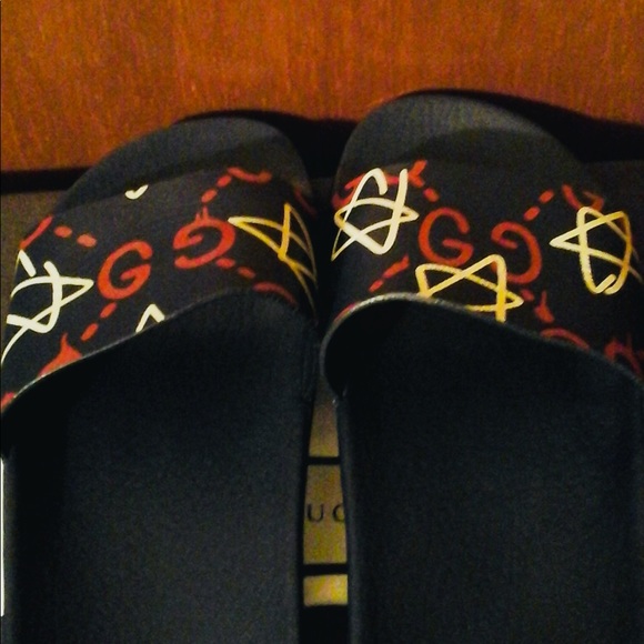 ⭐️⭐️SOLD⭐️⭐️Authentic Gucci Ghost Pursuit Slides - Picture 2 of 3